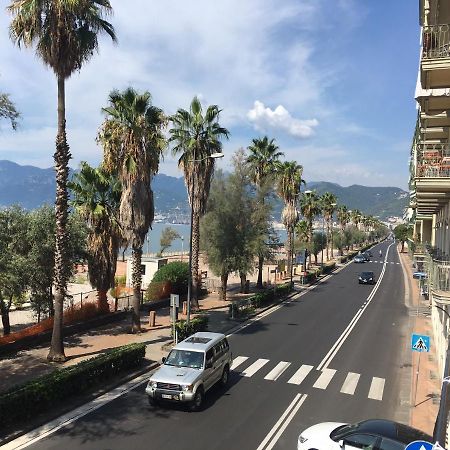 La Dimora Delle Sirene Apartment Salerno Luaran gambar