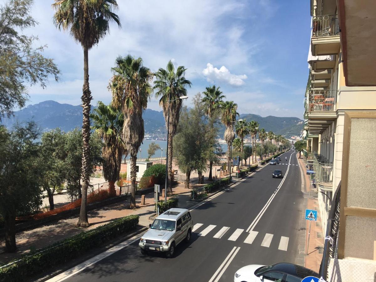 La Dimora Delle Sirene Apartment Salerno Luaran gambar