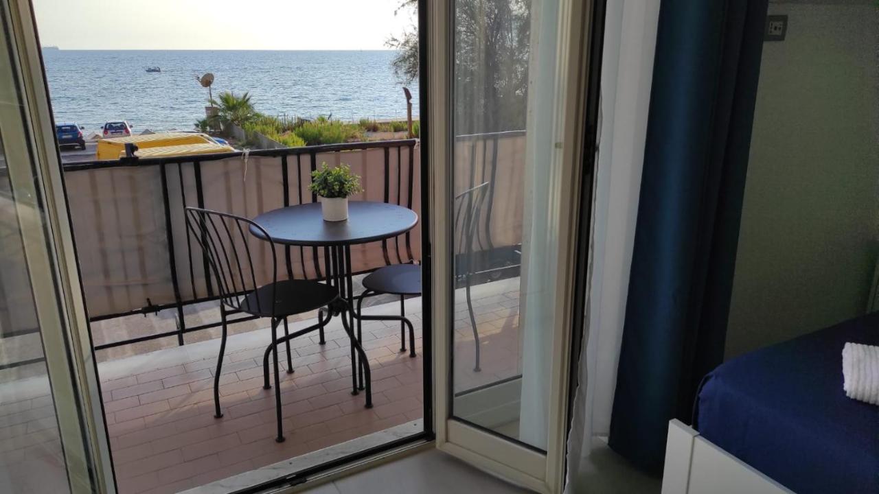 La Dimora Delle Sirene Apartment Salerno Luaran gambar